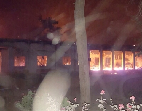 L\'ospedale di MSF a Kanduz brucia
