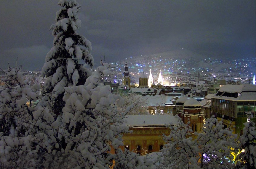Una splendida immagine invernale di Sarajevo
