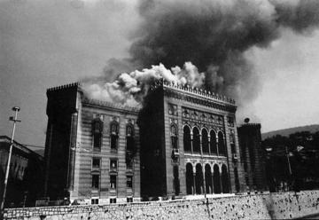 La distruzione della Biblioteca nazionale di Sarajevo
