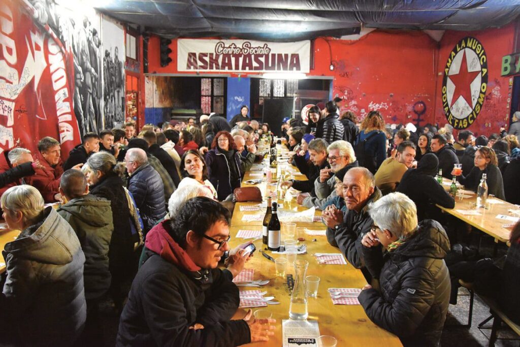 Centro sociale Askatasuna. Foto da www.ildesk.it