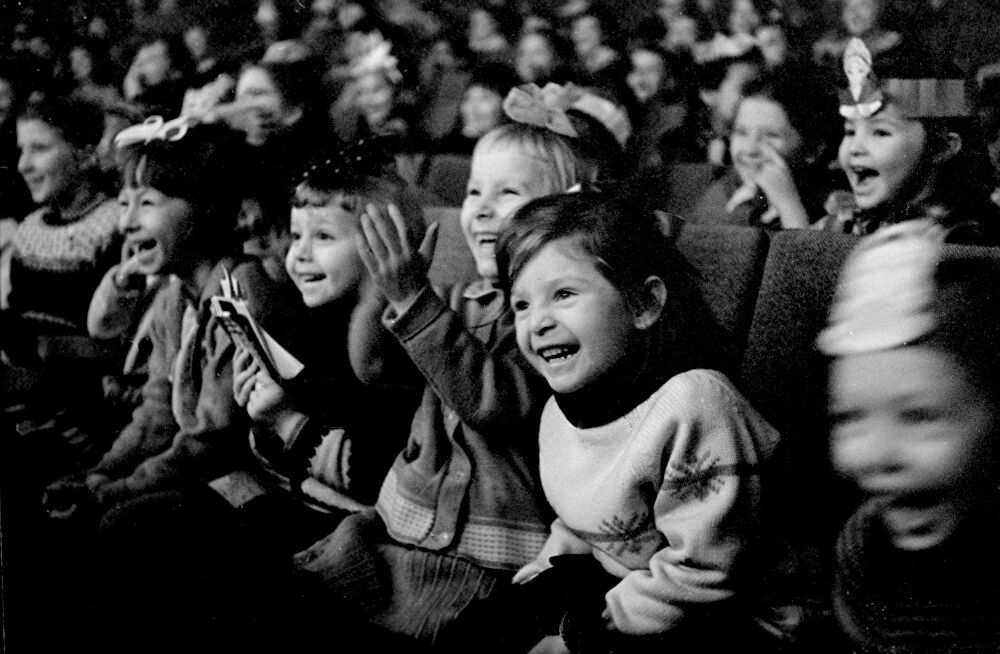 Bambini a teatro da https://pontidivista.wordpress.com/