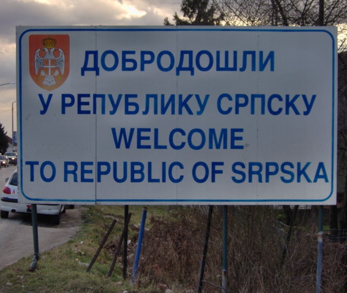 I certelli all\'ingresso della Republika Srpska