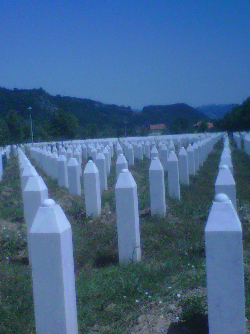 Srebrenica, il cimitero di Potocari