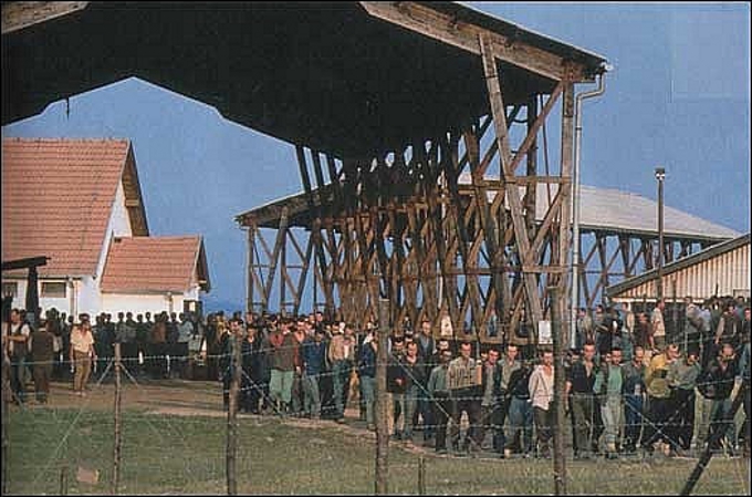 Omarska (Prijedor), 1992. Campo di concentramento