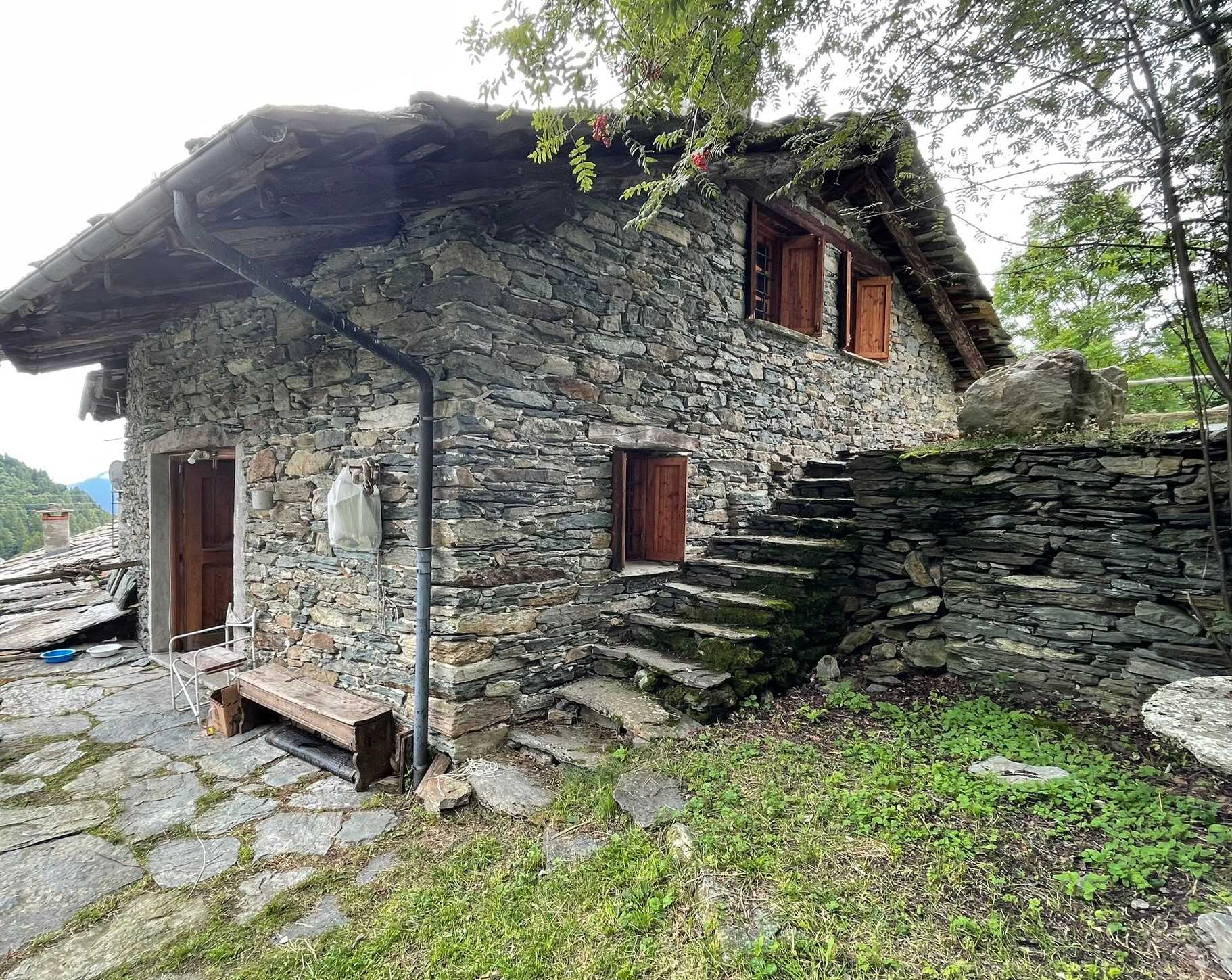 La baita di Puy de Champanesio dove si è svolto l'incontro del Collettivo